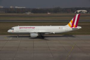 2015-03-24t112419z_136320347_lr2eb3o0vo91h_rtrmadp_3_france-crash-airbus-lufthansa.jpg