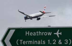 2025-03-21t034842z-1068188896-rc2xicavzf7m-rtrmadp-3-heathrow-power-outage.jpg