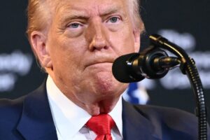 afp-20250813-69gf7lh-v1-midres-presidentdonaldtrumpmakesanannouncementatthekenn.jpg