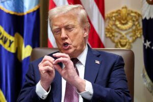 2025-08-26t163527z-264815730-rc24fgamifci-rtrmadp-3-usa-trump.jpg